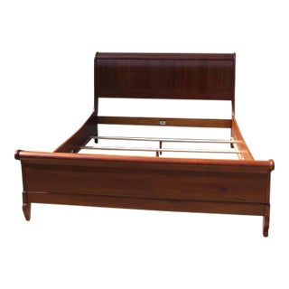 1980s Ethan Allen Cherry California King Bed Sleigh Designer For Sale