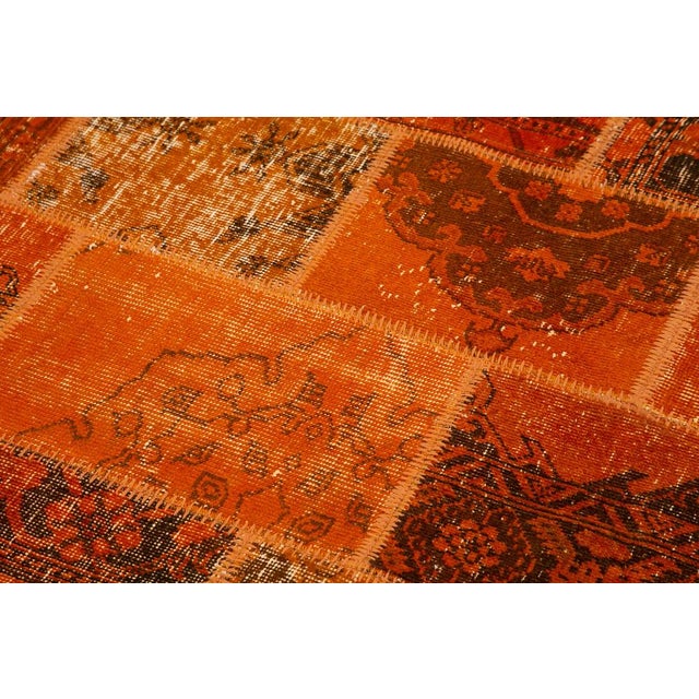 Vintage Hand-Knotted Round Rug For Sale - Image 4 of 6