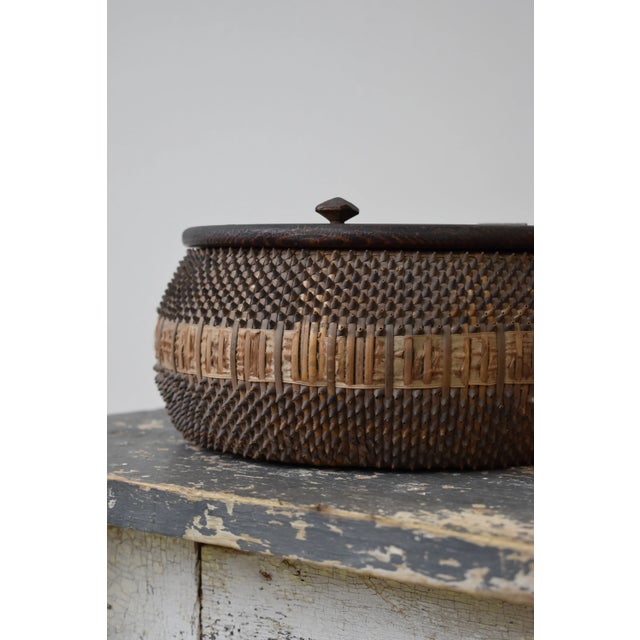 Antique Folk Art Ash + Crate Basket Mi'kmaq / Passamaquoddy Made Sewing Box, Circa Early 20th Century For Sale - Image 4 of 16