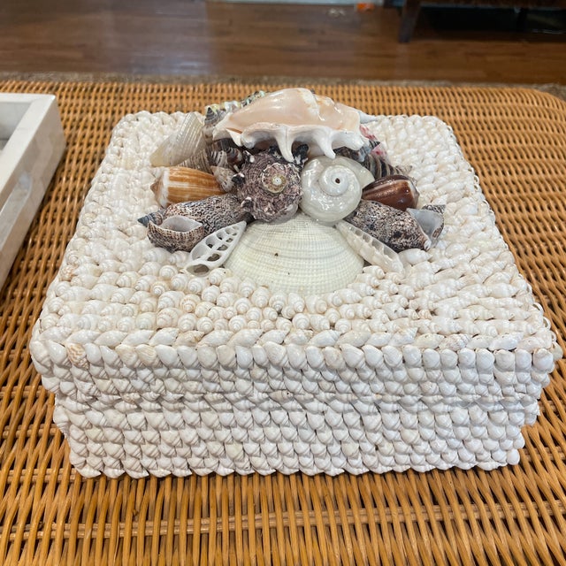 1960s White Shell Box For Sale - Image 4 of 8