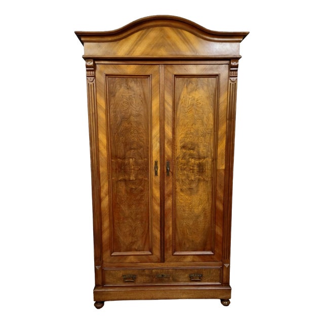 Antique Bieidermeier Style Wardrobe in Walnut, 1800s For Sale