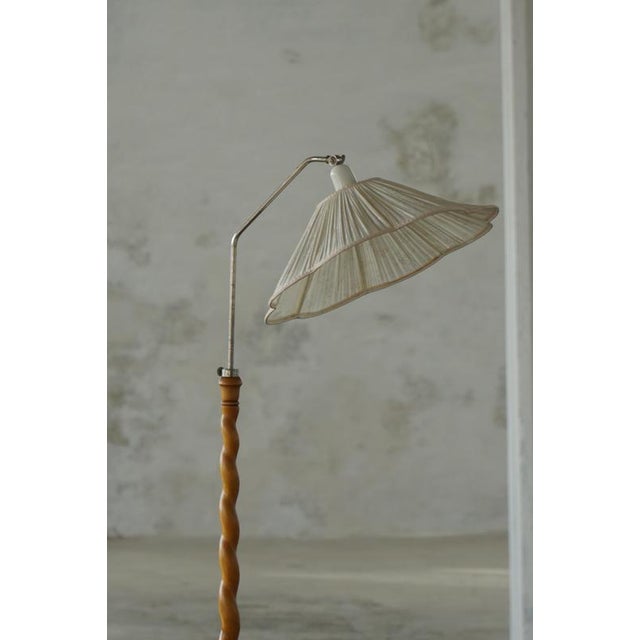 Mid-Century Swedish Floor Lamp with Turned Birch Base and Pleated Shade, 1940s For Sale - Image 4 of 18