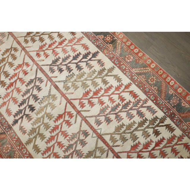 Early 20th Century Ivory Branch Pattern Persian Bakhtiari Accent Runner - 4'2" x 9'2" For Sale - Image 4 of 7