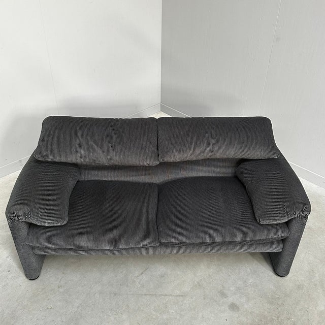 Modern Maralunga Two-Seater Sofa by Vico Magistretti for Cassina, 1990s For Sale - Image 3 of 18