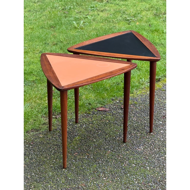 Wood 1960s Set of 2 Walnut Attributed to Arthur Umanoff Guitar Pick Triangular Nesting Tables For Sale - Image 7 of 9