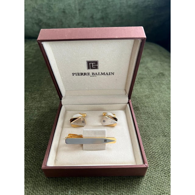 Rare Vintage Balmain 1980s Cufflinks & Tie Bar In Original Champagne Velvet Case For Sale - Image 11 of 18