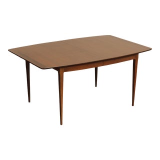 1960s Mid-Century Modern Walnut Expandable Dining Table For Sale