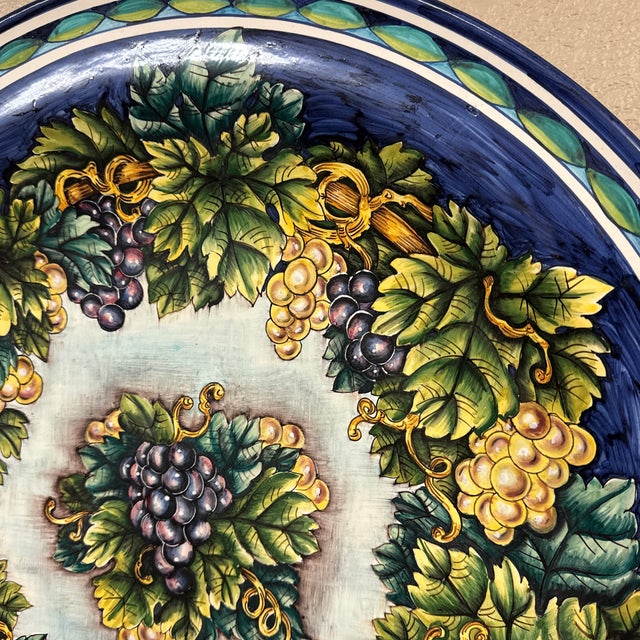 Ceramiche Grape Majolica Grande Piatto For Sale - Image 4 of 12