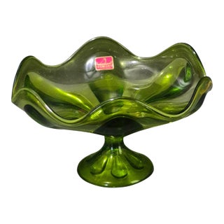 Vintage Mid-Century Modern Viking Glass Avocado Green Ruffled Edge Pedestal Compote Bowl For Sale