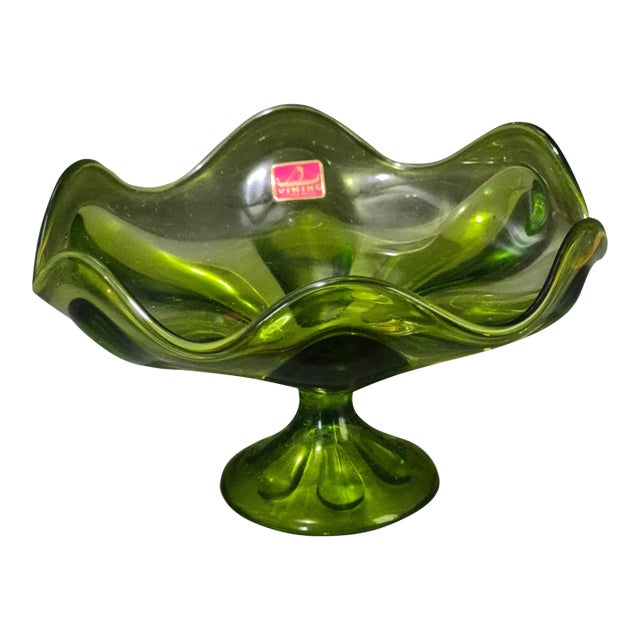 Vintage Mid-Century Modern Viking Glass Avocado Green Ruffled Edge Pedestal Compote Bowl For Sale