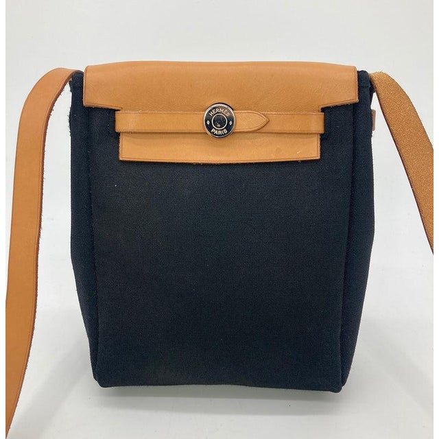 Hermès Late 20th Century Hermes Herbag Tpm Mini Black and Beige Sangles Canvas For Sale - Image 4 of 10