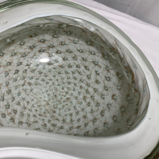 Heavy Vintage C. 1950s Alfredo Barbini Bullicante Sommerso Cased White Glass With Gold Flecks Vide-Poche For Sale - Image 9 of 11