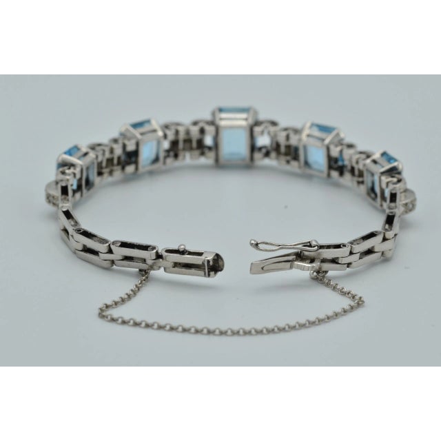 1920s 1920s The Bianca: Phenomenal Antique Santa Maria Aquamarine Bracelet in Platinum For Sale - Image 5 of 10