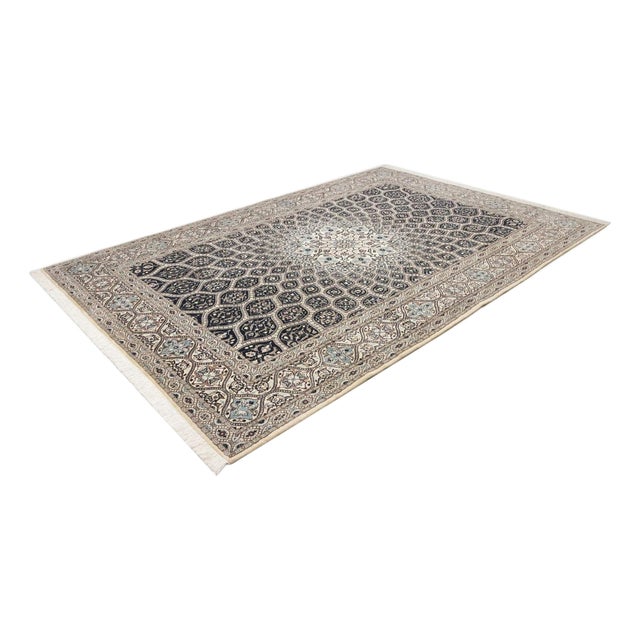 Middle Eastern Rug in Virgin Wool For Sale