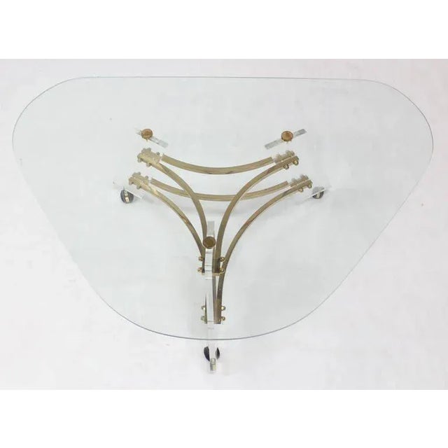 Mid 20th Century Mid Century Modern Kidney Shape Brass and Lucite Base Coffee Table For Sale - Image 5 of 8