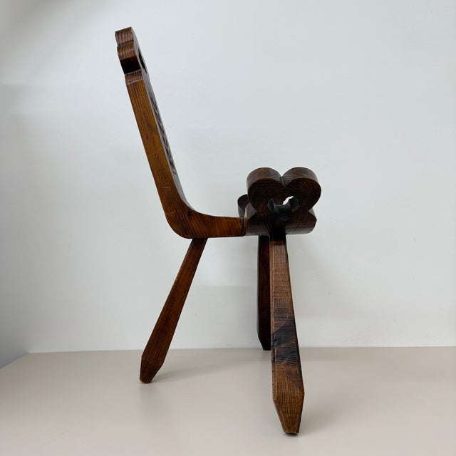 Spanish Brutalist Hand Carved Oak Tripod Chair, 1970s For Sale - Image 17 of 18