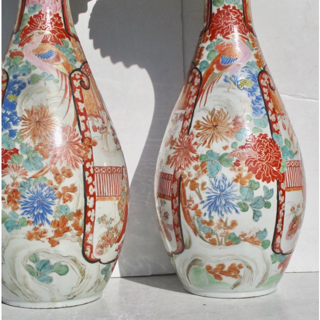 Ceramic Japanese Edo 1880s Matching Vases Hichozan Shinpo--a Pair of 2 For Sale - Image 7 of 15