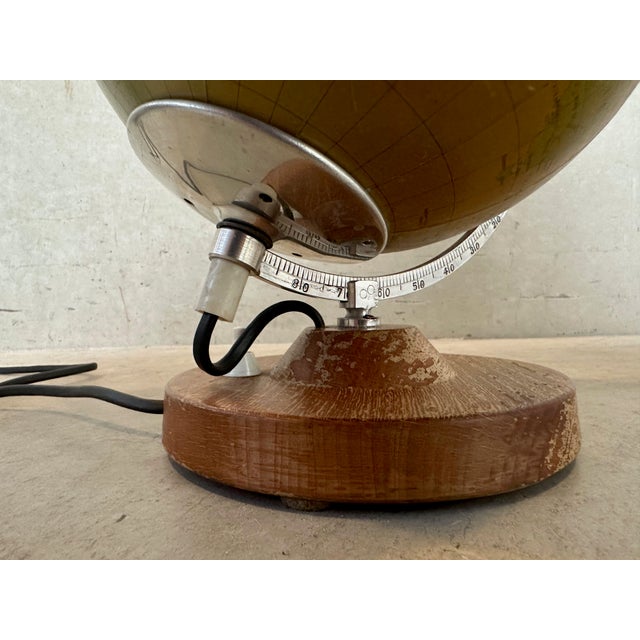 1980s Vintage Illuminated Glass Globe, 1980 For Sale - Image 5 of 13