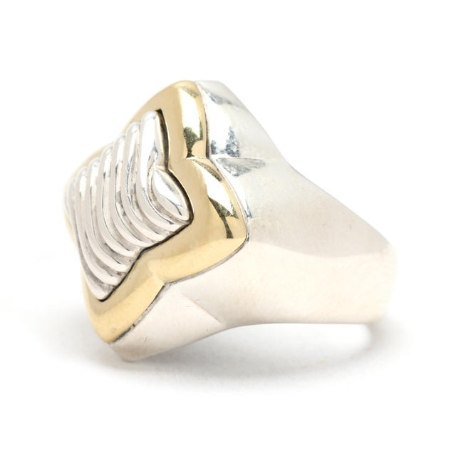 Modern David Yurman Quatrefoil Large Ring, Sterling Silver & 18k Yellow Gold, 6.75 Rs For Sale - Image 3 of 6