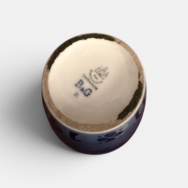 Annual Vase from Bing & Grondahl, Denmark, 1920 For Sale - Image 4 of 7