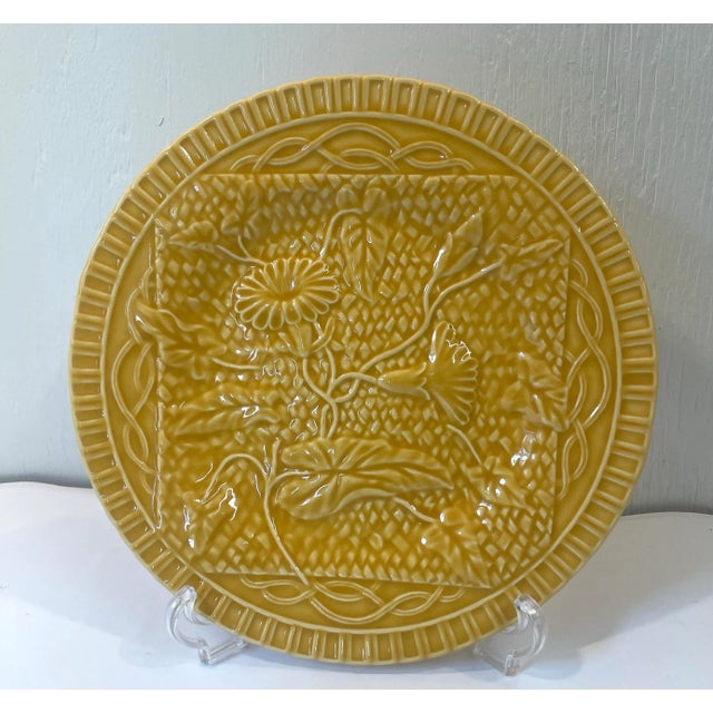 Mid-Century Modern Vintage Bordallo Pinheiro Yellow Floral Design Plate For Sale - Image 3 of 7