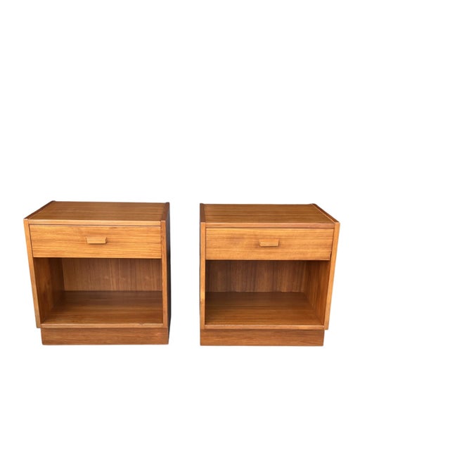 1960s Restored 1960s Danish Modern Teak Nightstands – Pair of Scandinavian Bedside Tables For Sale - Image 5 of 15