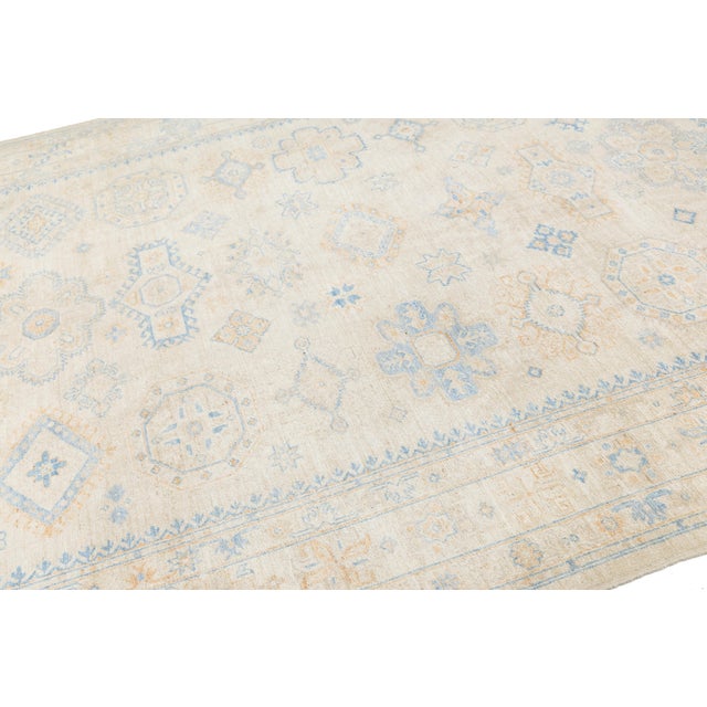 2010s 8x10 Neutral Elegance Hand-Knotted Peshawar Wool Rug – Muted Sky Blue & Ivory For Sale - Image 5 of 10