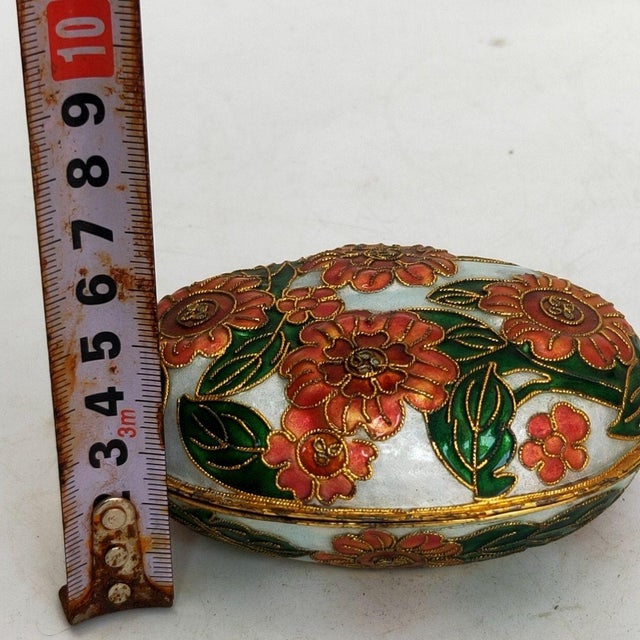 Vintage Cloisonné Enamel Oval Trinket Box – White Ground With Red Floral Motif, Silver-Blue Interior For Sale - Image 9 of 9