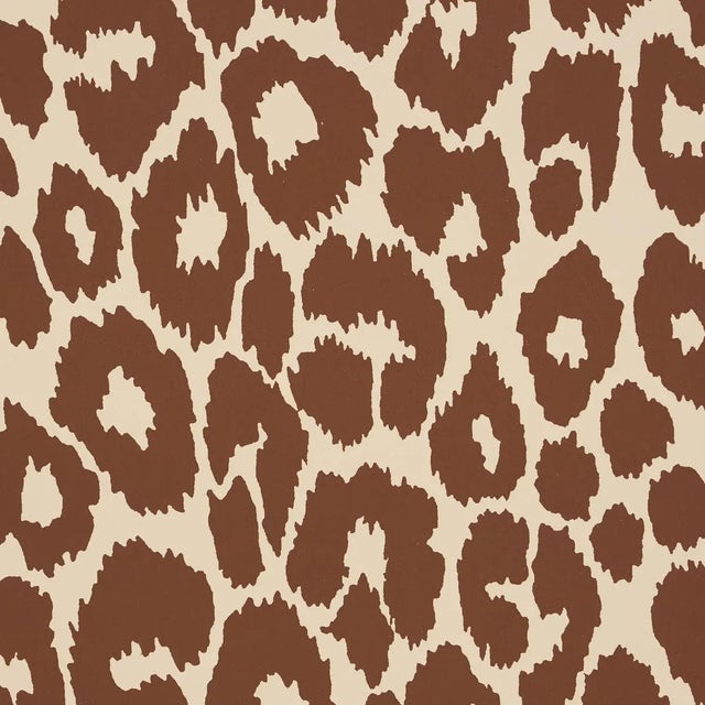 Modern Sample - Schumacher Iconic Leopard Wallpaper in Brown on Neutral For Sale - Image 3 of 3
