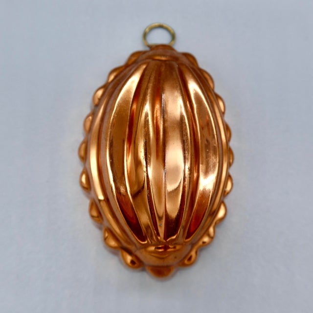 Set of 6 Vintage Tin-Lined Copper Fluted Molds With Brass Hanging Rings For Sale In Austin - Image 6 of 11
