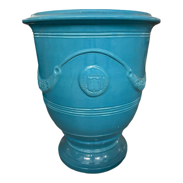 A beautiful take on the classic Anduze pots, the most noticeable aspect of this pair of French Anduze pots is the stunning...