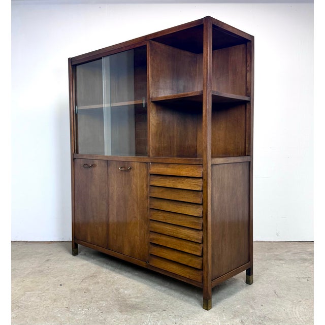 Mid-Century Modern Mid Century Modern American of Martinsville "Dania" Walnut Hutch / China Cabinet For Sale - Image 3 of 12