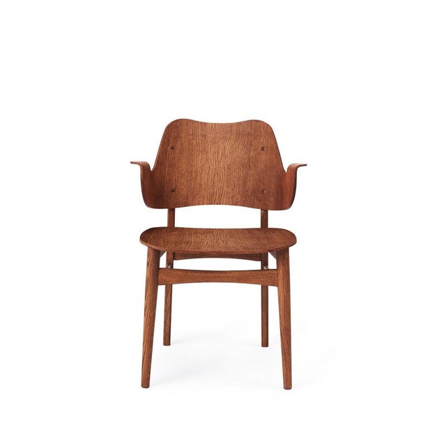 Gesture chair teak oiled oak by Warm Nordic Dimensions: D56 x W53 x H 80 cm Material: Teak or white oiled solid oak, Black...