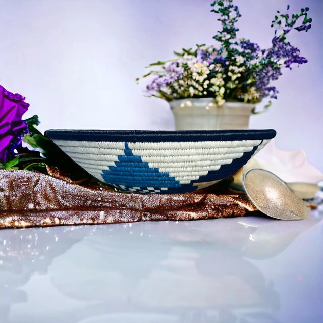 African African Rwanda Woven Sweetgrass and Sisal Wall Hanging Basket For Sale - Image 3 of 7