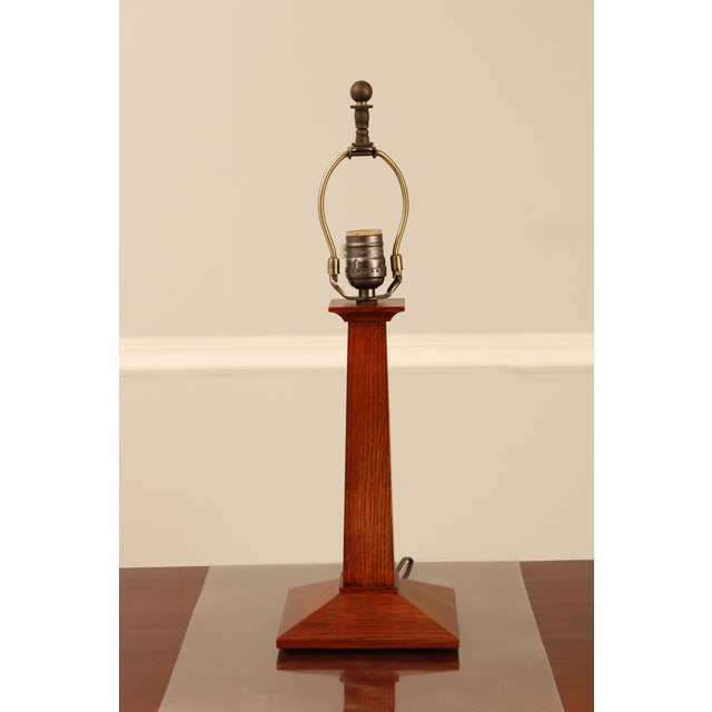 2020s Pair Stickley Mission Oak Slag Glass Lamps For Sale - Image 5 of 18