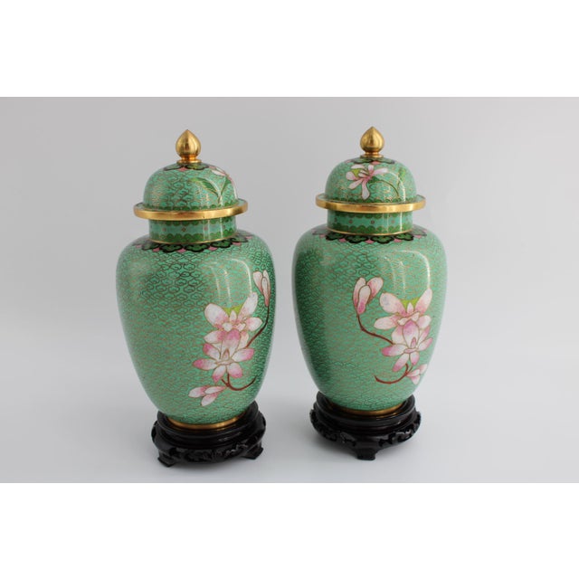 Chinese VTG Pair of Chinese Cloisonne Urn Vases in Gorgeous Green For Sale - Image 3 of 10