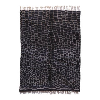 Black Moroccan Beni Mrirt Rug - 8.2 X 6 Ft For Sale