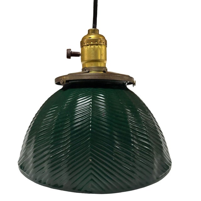 This 1930s shade, inspired by X-Ray Curtis's mercury glass, was designed for high-intensity reflection, vital for early,...