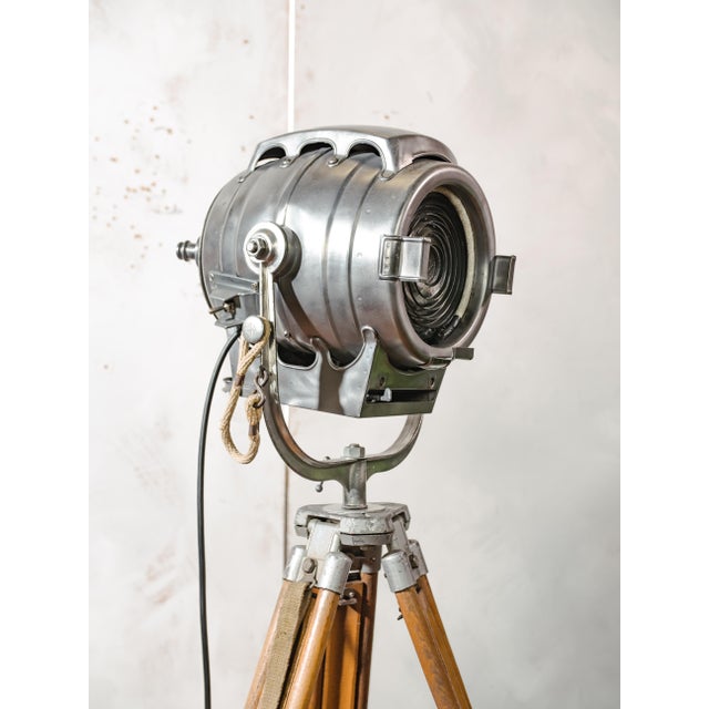 Hollywood Movie Keg Light on Wooden Tripod Floor Lamp by Bardwell McAlister, 1950s For Sale - Image 17 of 18