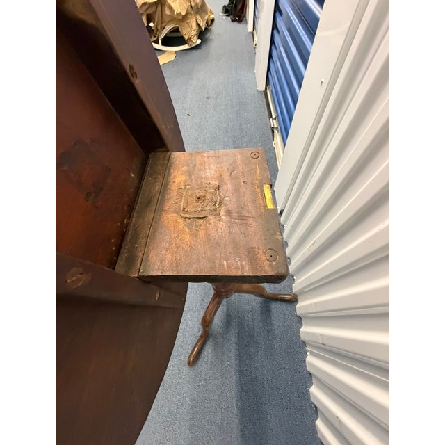 Early 20th Century Vintage Tilt‑Top Pedestal Table – Round Tripod Accent Table For Sale - Image 5 of 6