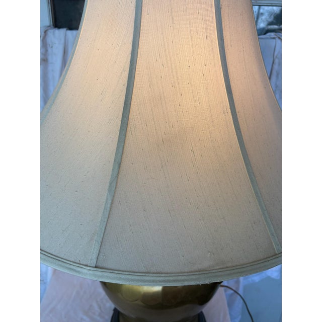 Mid-Century Modern Mid-Century Modern Urn Style Brass Lamp With Champagne Softback Bell Lamp Shade, Scalloped Trim at the Top and 9223 Stamp on Bottom For Sale - Image 3 of 9