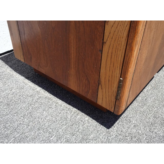Wood Pair Vintage Mid Century Modern Brown Lane Furniture Nightstands For Sale - Image 7 of 12