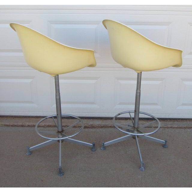 Mid-Century Modern 2 Hamilton Cosco Fiberglass Swivel Bar Stools For Sale - Image 3 of 18
