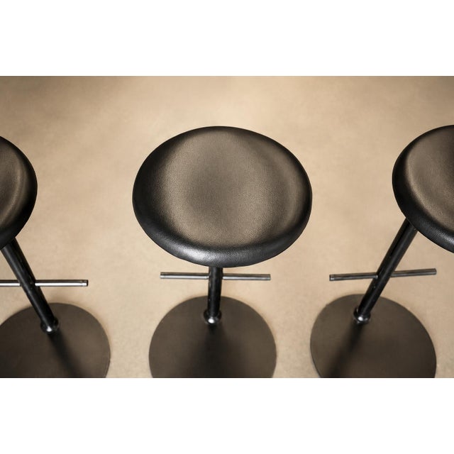 Ricardo Fasanello Ricardo Fasanello “Ciranda” Bar Stools in Black Carbon Steel and Original Leather, Set of Three, Brazil, 1986 For Sale - Image 4 of 18