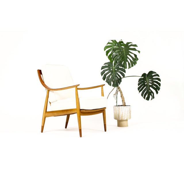 Mid-Century Modern 1960s Danish Modern Mid Century Oak Fd-146 Easy Chair — Peter Hvidt + Orla Mølgaard-Nielsen For Sale - Image 3 of 15