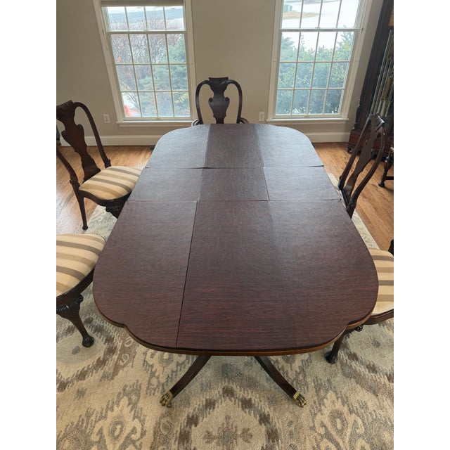 1980s 1980s Baker Historic Charleston Mahogany Dining Table w/ 2 Leaves & 6 Shield-Back Chairs For Sale - Image 5 of 17