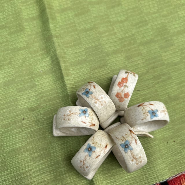 Japanese 1970s Collection of Ceramic Floral Japanese's Napkin Rings- Set of 6 For Sale - Image 3 of 6
