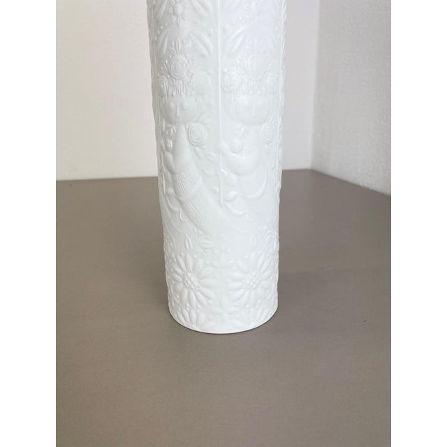 1970s Op Art Vase by Björn Wiinblad for Rosenthal Studio Line, Germany, 1970s For Sale - Image 5 of 15