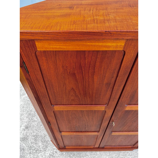Mid Century Danish Modern Teak Corner Cabinet With Lock + Key | Vamo Sønderborg Møbelfabrik For Sale - Image 15 of 18