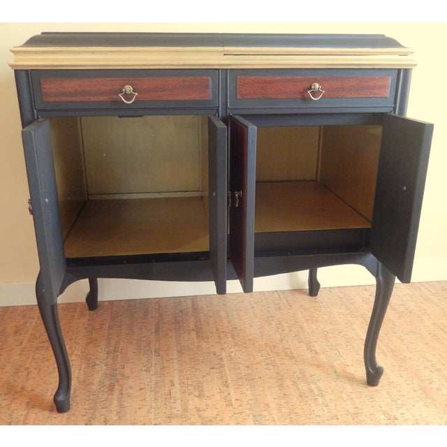 Chestnut 20th Century Traditional Bespoke Liquor Cabinet For Sale - Image 8 of 8